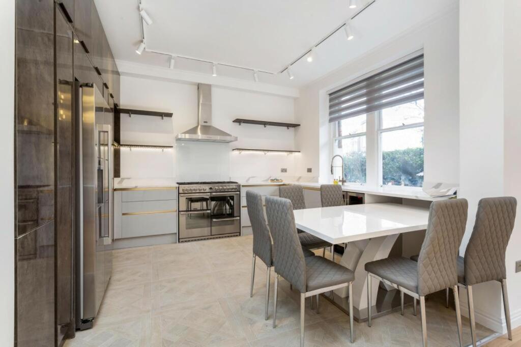 Modern Chelsea Flat, 3Bd 2Bath, With Parking Διαμέρισμα Λονδίνο Εξωτερικό φωτογραφία